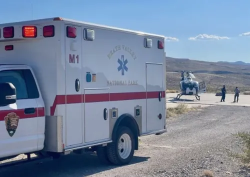 
				
					Turista tem graves queimaduras após andar de chinelo no Vale da Morte
				
				