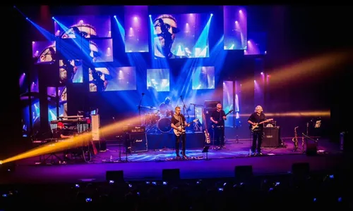 
				
					Turnê de Dire Straits Legacy volta à Bahia em 2024
				
				