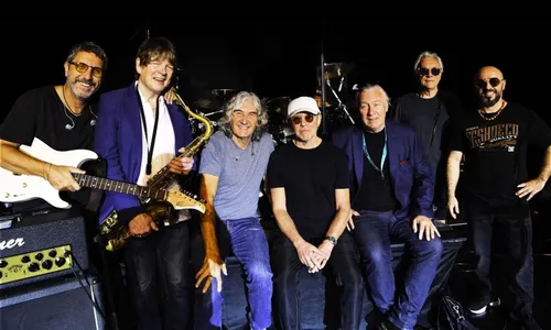 
				
					Turnê de Dire Straits Legacy volta à Bahia em 2024
				
				