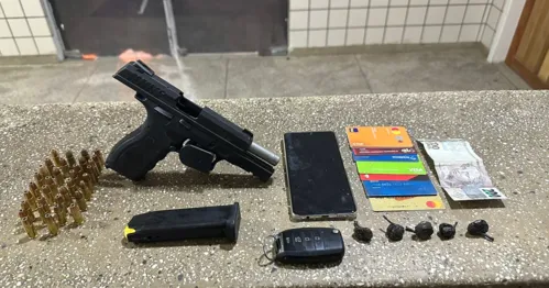 
				
					Vereador é preso por porte ilegal de arma e drogas no sul da Bahia
				
				