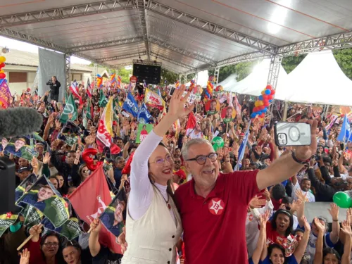 
				
					Vitória da Conquista: PT oficializa Waldenor como candidato
				
				