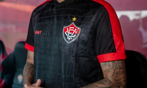 
				
					Vitória lança novo uniforme para a temporada 2024; veja fotos
				
				