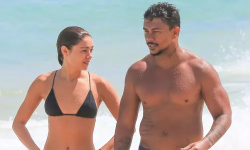 
				
					Xamã e Sophie Charlotte aparecem juntos curtindo praia no Rio; fotos
				
				