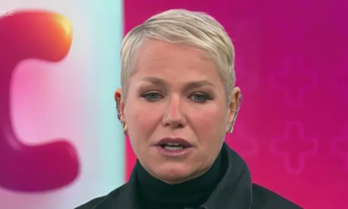 
				
					Xuxa defende paquitas e alfineta Marlene Mattos no 'Altas Horas'
				
				