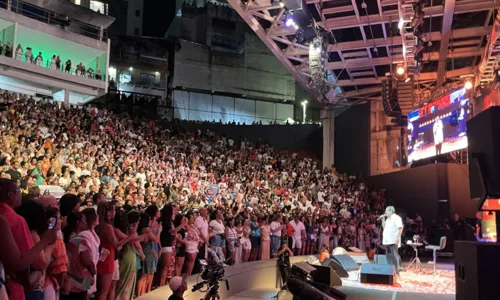 
				
					Zeca Pagodinho lota Concha Acústica em Salvador, veja fotos e vídeos
				
				