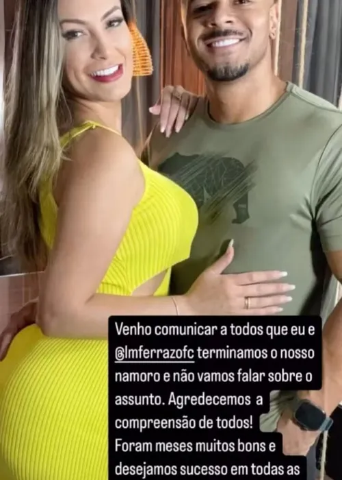 
				
					Andressa Urach acaba com ator pornô dias após 'contrato de namoro'
				
				