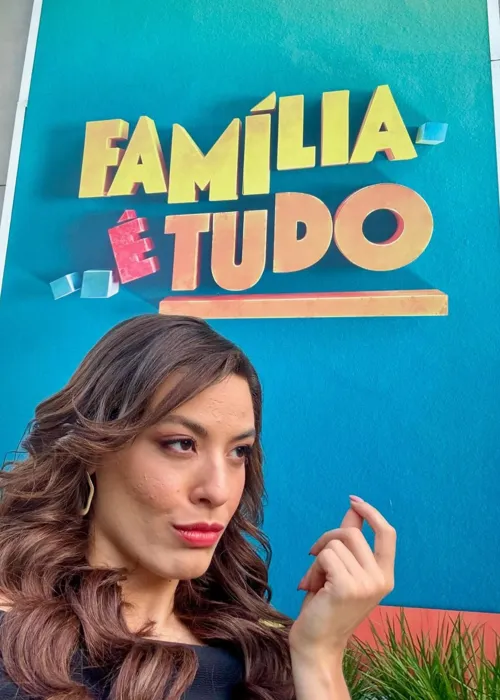 
				
					Beatriz Reis, do BBB, estreia em novela com personagem provocante
				
				