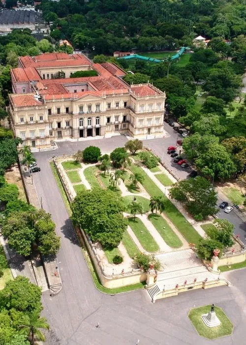 
				
					Cerca de 200 indígenas irão da Bahia para cerimônia de manto Tupinambá
				
				