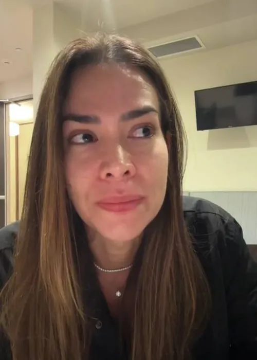 
				
					Esposa de ex-BBB Rodrigão chora em live e pede orações
				
				