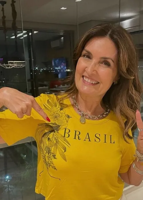 
				
					Fátima Bernardes faz aniversário e recebe declaração apaixonada
				
				