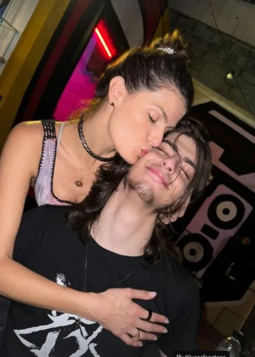 
				
					Isabeli Fontana mostra aniversário de 18 anos do filho; veja fotos
				
				