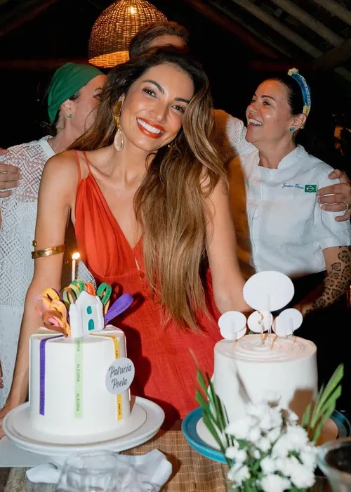 
				
					Patrícia Poeta completa 48 anos com festa intimista em Trancoso; FOTOS
				
				