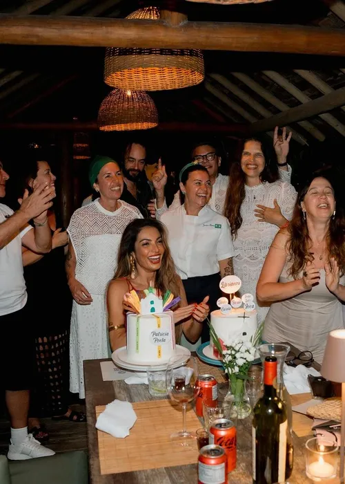 
				
					Patrícia Poeta completa 48 anos com festa intimista em Trancoso; FOTOS
				
				