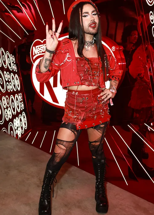 
				
					Rock in Rio 2024: vote nos melhores looks dos famosos no primeiro dia
				
				