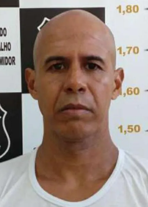 
				
					Suspeito de chefiar facção criminosa na Bahia morre em confronto
				
				