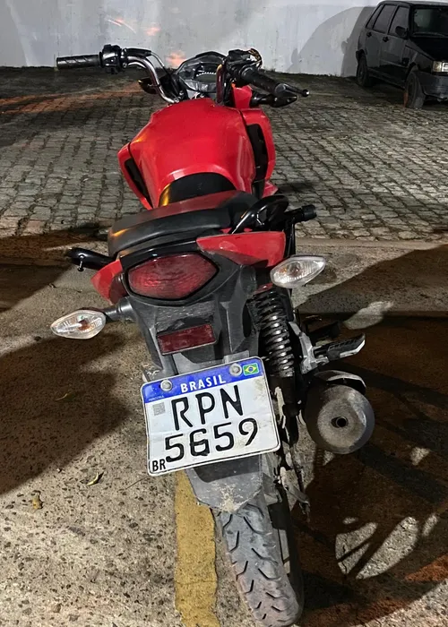 
				
					Teixeira de Freitas: preso suspeito de roubo de moto e porte de armas
				
				