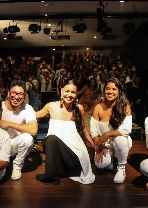 
				
					'Tempo': primeiro álbum de Monique Nascimento une culturas e ritmos
				
				