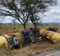 
                  Carreta carregada com 41 mil litros de gasolina tomba na Bahia