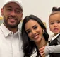 
                  Neymar surge de túnica em nova foto com Bruna Biancardi e Mavie