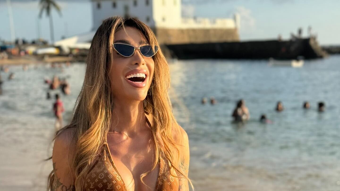 Maya Massafera no Porto da Barra