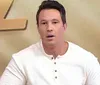 Apresentador do 'Fofocalizando' passa mal ao vivo e abandona programa