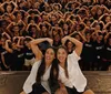Ex-BBBs Renata e Eva são homenageadas na Câmara do Ceará e web reage