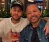 Pai defende Neymar após críticas: 'Seu ídolo é aquele que trai? Não'