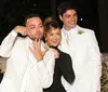 Madrinha de Lucas Rangel causa ao usar look transparente em casamento