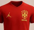 A polêmica sobre a suposta camisa vermelha da Seleção Brasileira