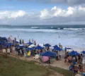 Homem é encontrado morto em praia da Bahia; polícia apura afogamento