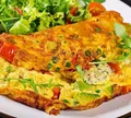 Como fazer omelete cremosa de batata com queijo fácil e perfeita