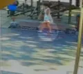 Vídeo mostra turista que acusou baiana de furto perdendo carteira