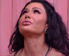 'BBB 25': Gracyanne cai no choro e é consolada por Diego Hypolito