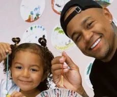 Filha de Léo Santana rouba a cena em festa de Páscoa e Ivete reage