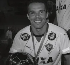 Morre Leandro Domingues, ex-jogador do Vitória, aos 41 anos
