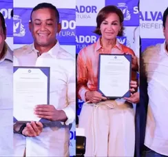Prefeito de Salvador apresenta novos secretários e superintendente