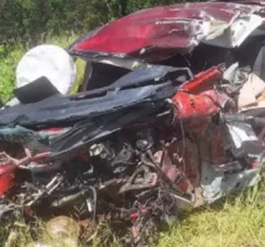 Quatro pessoas da mesma família morrem após batida com caminhão na BA