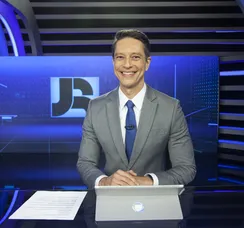 Record faz dança das cadeiras com Celso Freitas; veja substituto