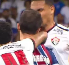 Vitória entra com representação na FBF por cabeçada de Everton Ribeiro
