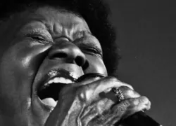 Alaíde Costa lança novo álbum com participação de Maria Bethânia