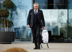 Carlo Ancelotti chega ao Brasil em meio à nova tempestade política