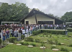 Divaldo Franco é enterrado sob aplausos e forte comoção em Salvador
