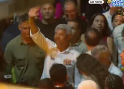 Governador da Bahia é flagrado caindo no samba na Micareta de Feira