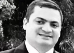 Homem morre em colisão entre carro e caminhão na BR-324
