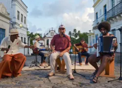 Sanfoneiro celebra renovação do forró com novo álbum de João Gomes