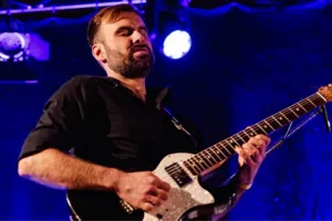 Guitarrista de Berlim estreia trio de jazz na Lavagem do Bonfim