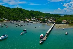 Praia das Neves: veja como ir à destino paradisíaco na Ilha de Maré