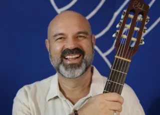 Alexandre Leão celebra a Lavagem do Bonfim com show especial; confira