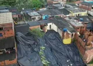 Dez casas são interditadas após deslizamento em cidade da Bahia