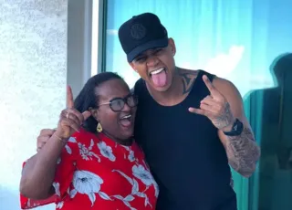 Léo Santana revela desabafo da mãe: 'Chorei silenciosamente'